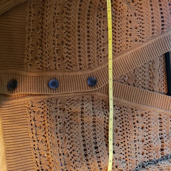 Old navy cropped, crochet camel sweater - Picture 5 of 5